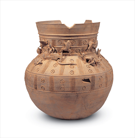 토우장식 항아리, 계림로 30호 무덤 출토, 신라 5c, 높이 34.0cm, 국보, 국립경주박물관, 기탁140