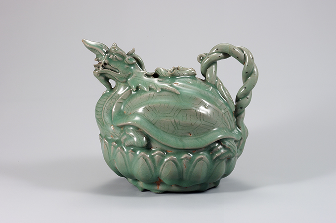  Celadon Turtle-shaped Ewer, Goryeo (12th century), Height 17.3cm, National Treasure 96