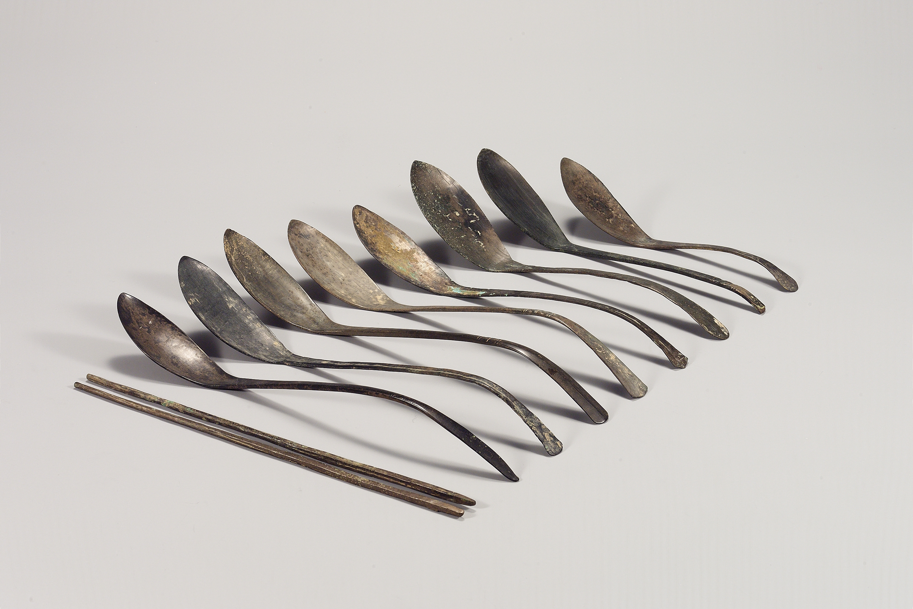 청동 수저 이미지 1