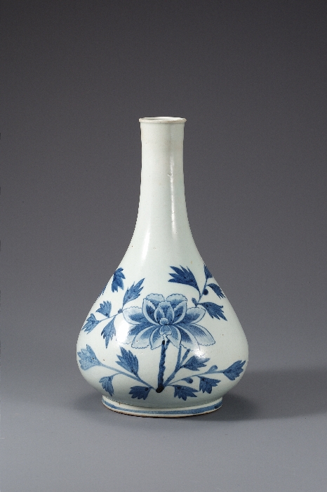 Whilte Porcelain Bottle with Peony Design and Inscription of 