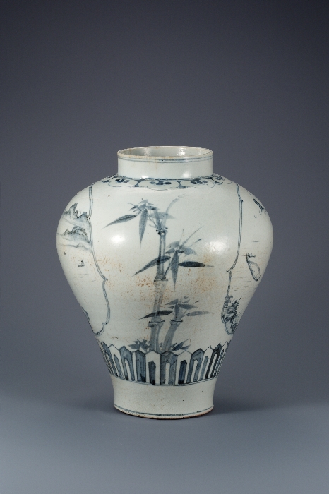 White Porcelain Jar with Landscape Design in Underglaze Cobalt Blue 대표이미지