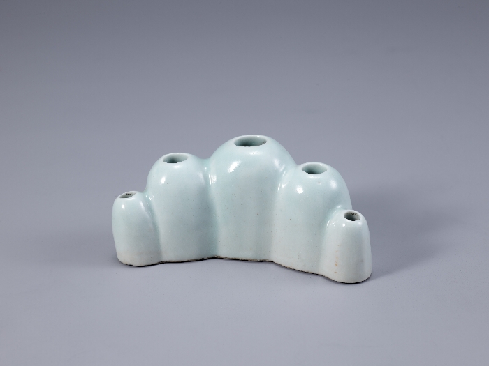 Mountaintop-shaped Brush stand, White porcelain 대표이미지