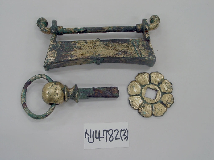 금동 자물쇠 및 자물쇠 장식부재 대표이미지