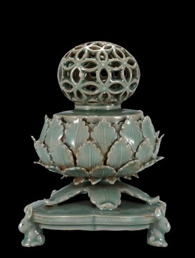 The Masterpiece of Goryeo Celadon: Incense Burner with Openwork Geometric Design 이미지